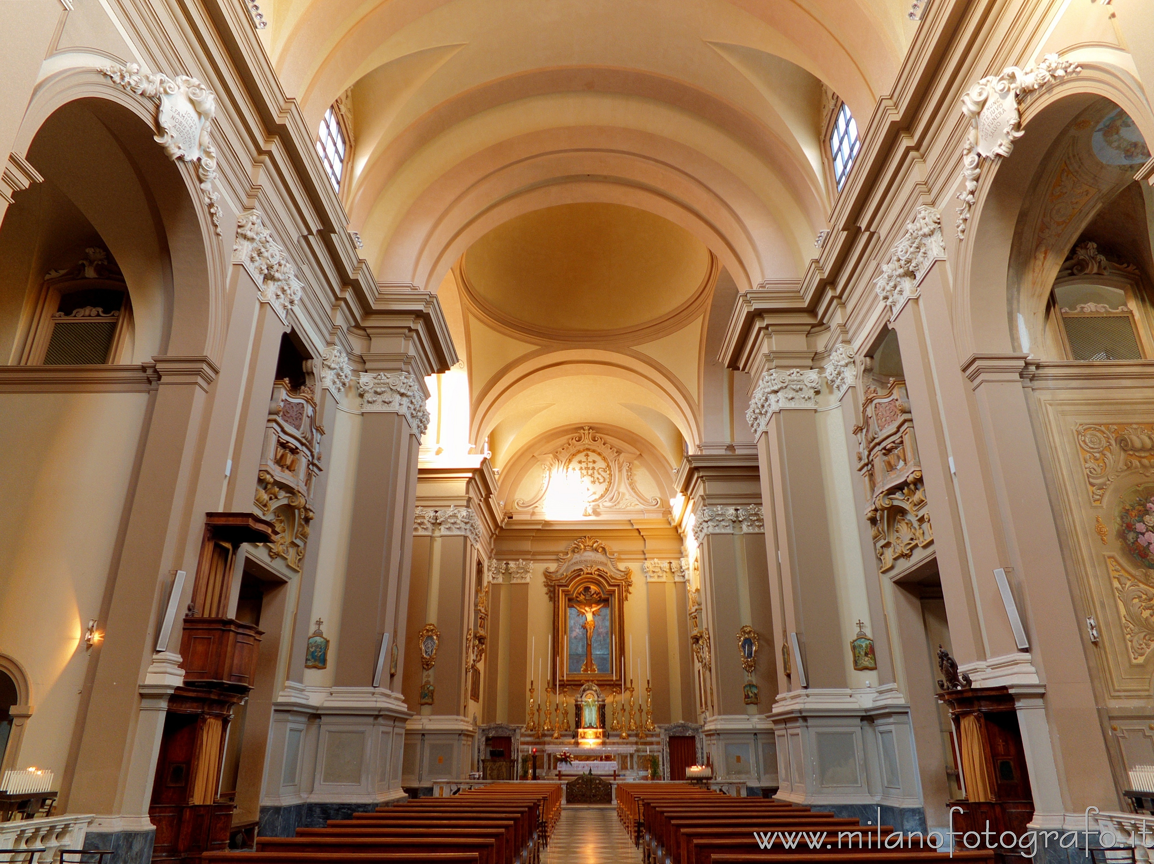 Rimini - Interno della Chiesa di San Francesco Saverio, detta anche Chiesa del Suffragio